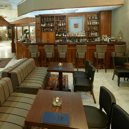 塞萨洛尼基皇家酒店 Peraía