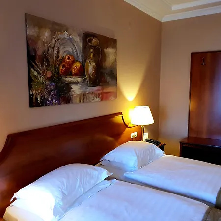 فندق Royal Thessaloniki 4*