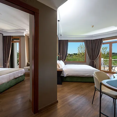 Royal Thessaloniki Peraía