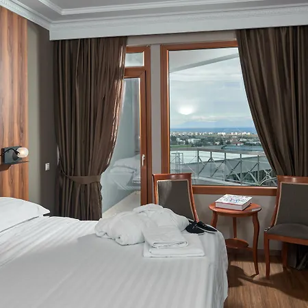 Royal Thessaloniki فندق 4*